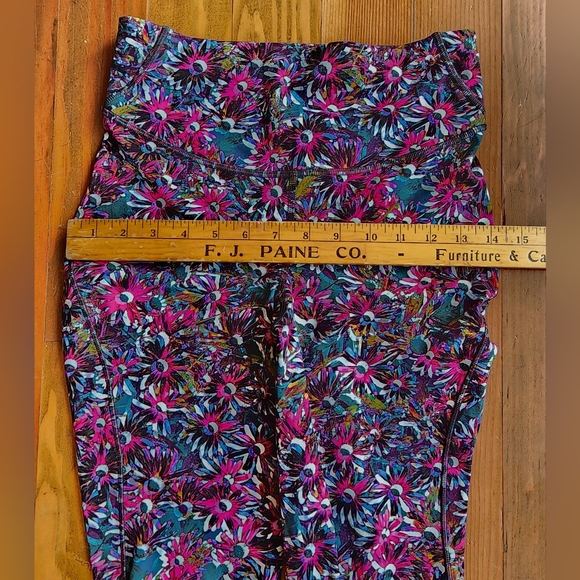 Lululemon Swift Speed High-Rise Crop 21" in Floral Electric Multi 6 EUC (NWOT?) - Picture 13 of 17